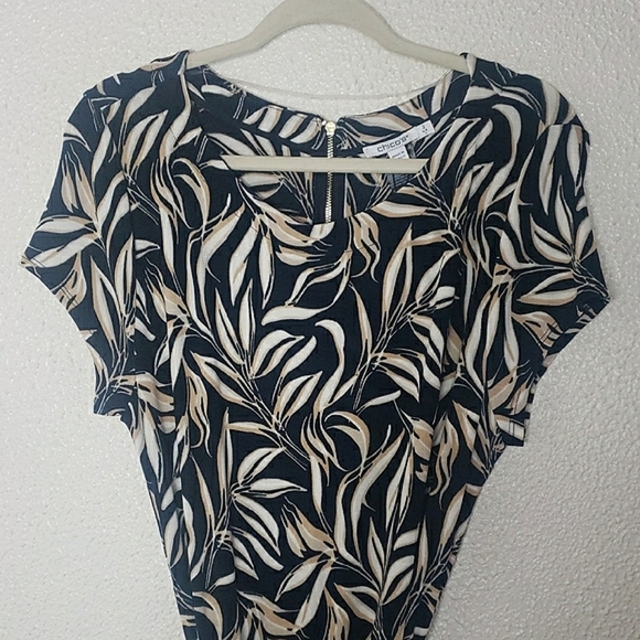 NWT Chico's Travelers Leaf Jumpsuit Short Sleeve Tie Waist Navy Cream Tropical - Picture 3 of 17